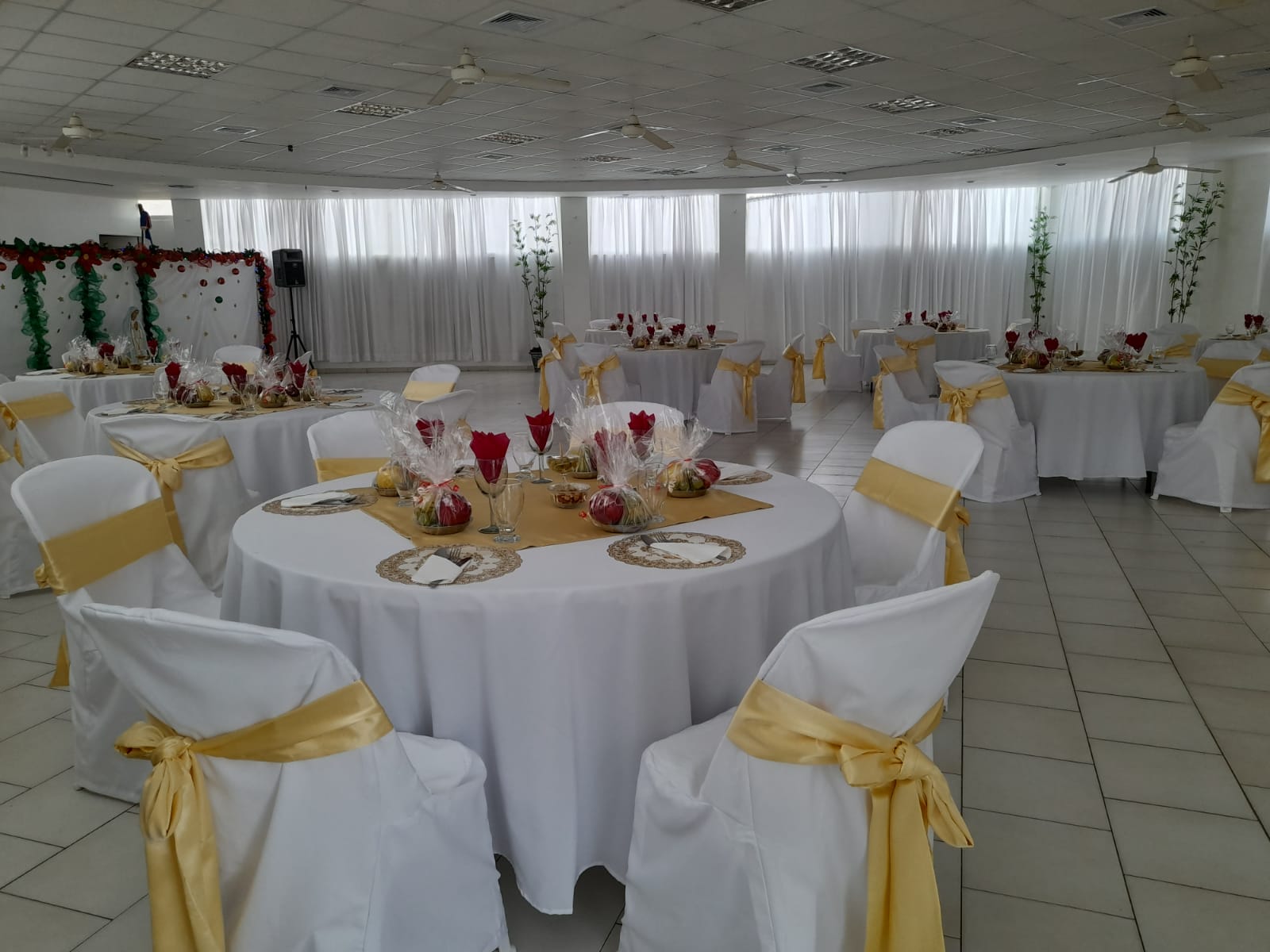 Un Hermoso lugar para celebrar un  elegante y bello  evento. Foto 7169340-2.jpg