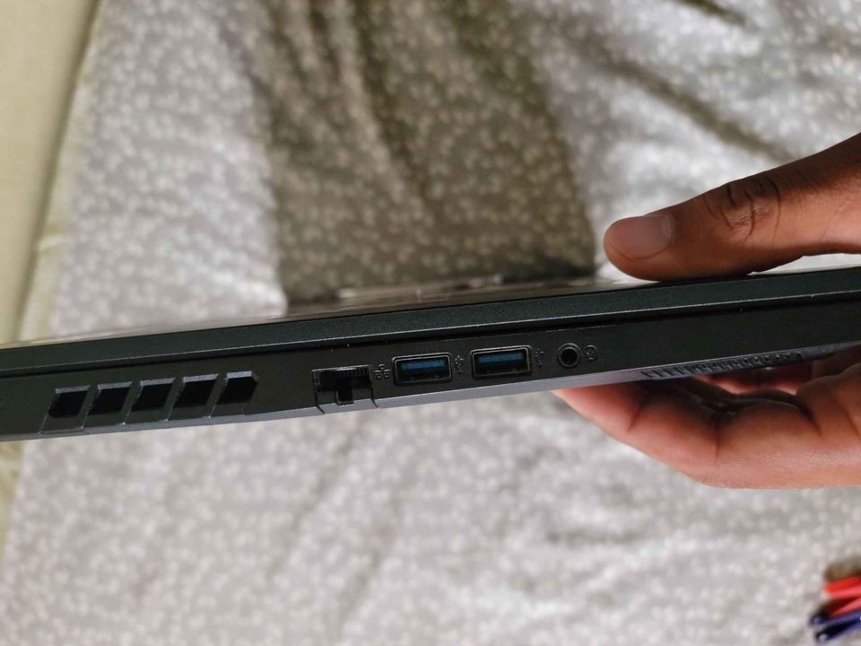 Laptop Gaming Acer Nitro AN515-55 Foto 7170111-1.jpg