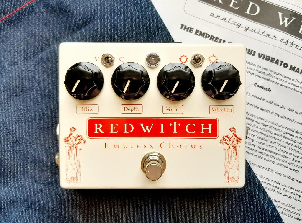 Red Witch Empress Stereo Chorus/ Vibrato pedal de efectos  Foto 7172181-1.jpg