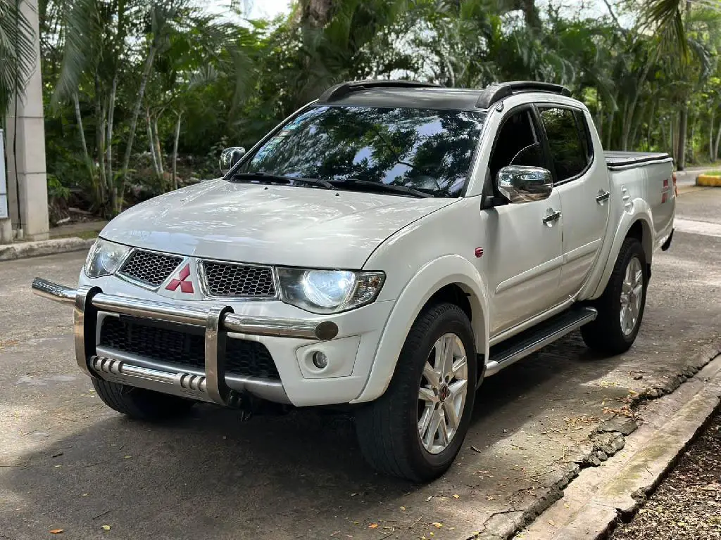 Mitsubishi L 200 Sportero 2015 en Duarte Foto 7172278-1.jpg