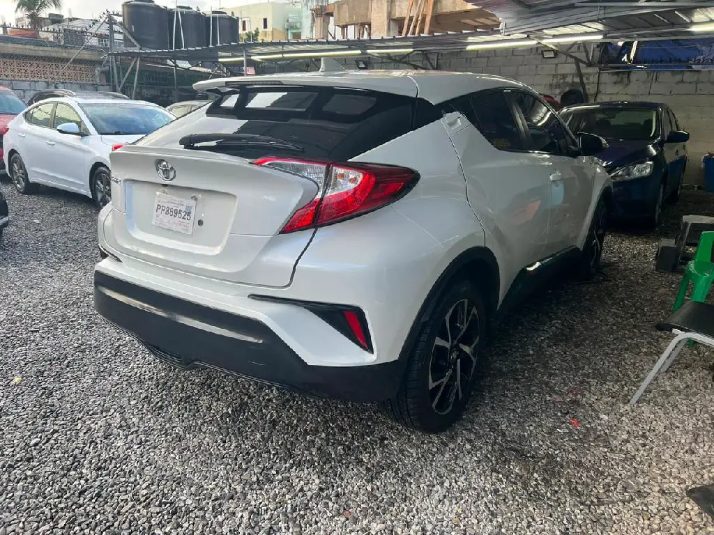 Toyota C-HR 2018 XLE Foto 7178598-1.jpg