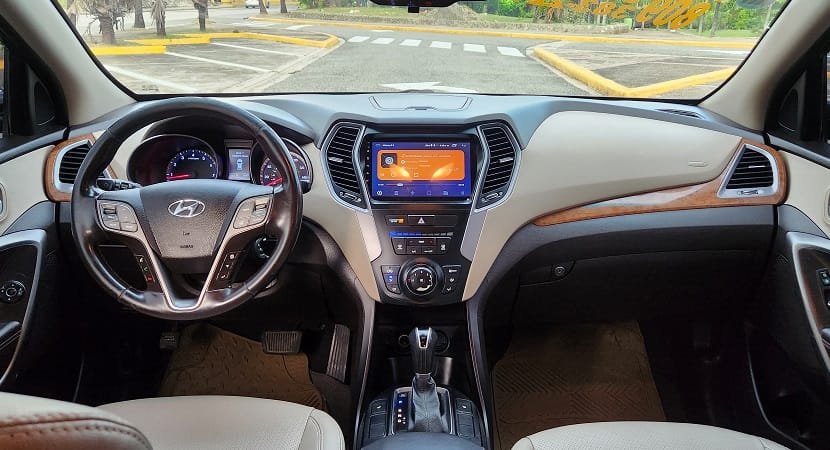 Se Vende Hyundai Grand Santa Fe GLS 2014.- 4x4.- 7 pasageros Foto 7184785-3.jpg
