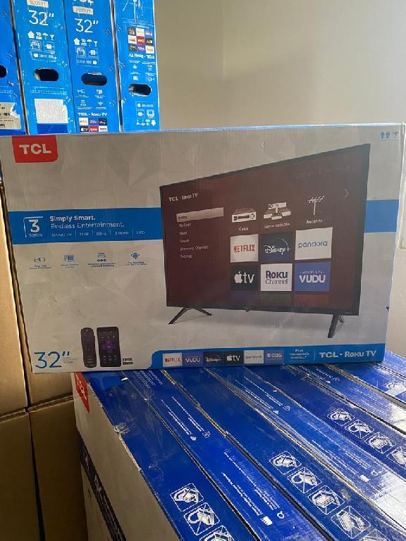 TCL.ROKU TV SMART TV 1080P FULL HD LED 3SERIES DE 32 PULG Foto 7192805-1.jpg