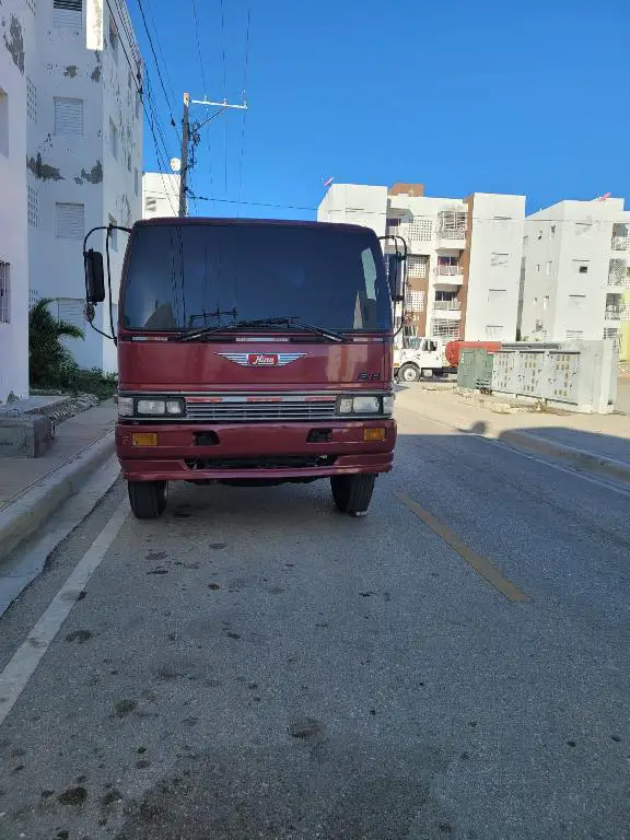 Camion Hino 2000 - camion cisterna  Foto 7197903-L1.jpg