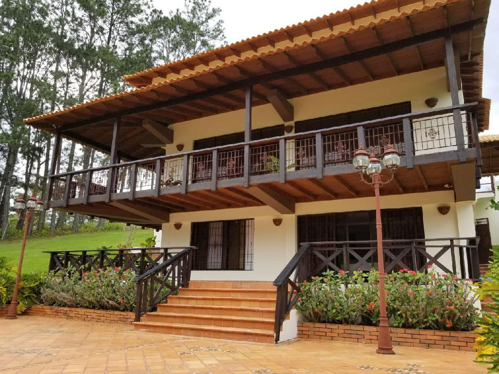 Villa Espectacular con la mejor vista en Jarabacoa  Carrete Foto 7200275-q2.jpg