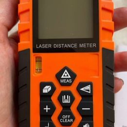 Medidor laser a distancia 50 metros Foto 7201170-3.jpg