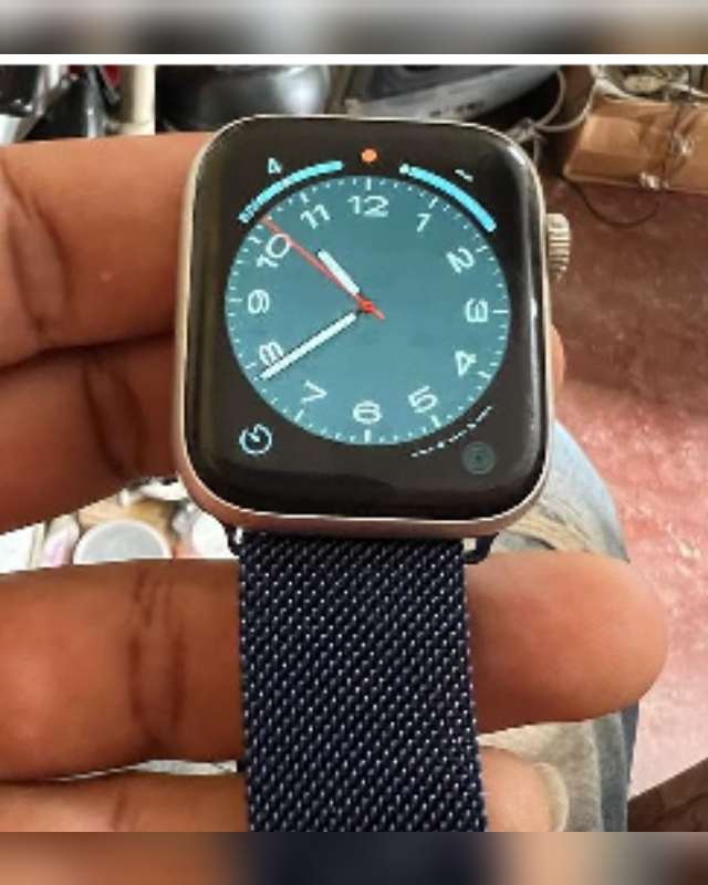 Apple Watch serie 5 modelo A2093 de 32GB correa en metal La