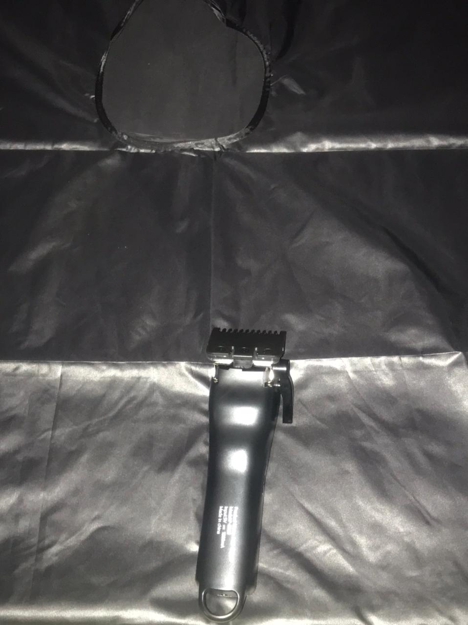Set de abejón máquina de cortar cabello  recargable y accesorios para  Foto 7203741-2.jpg