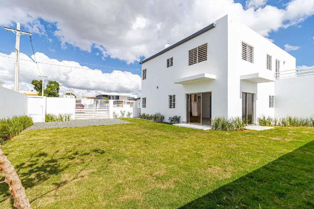 Venta acogedora casa con elegante cocina y espaciosa en La Romana Rep. Foto 7207595-9.jpg