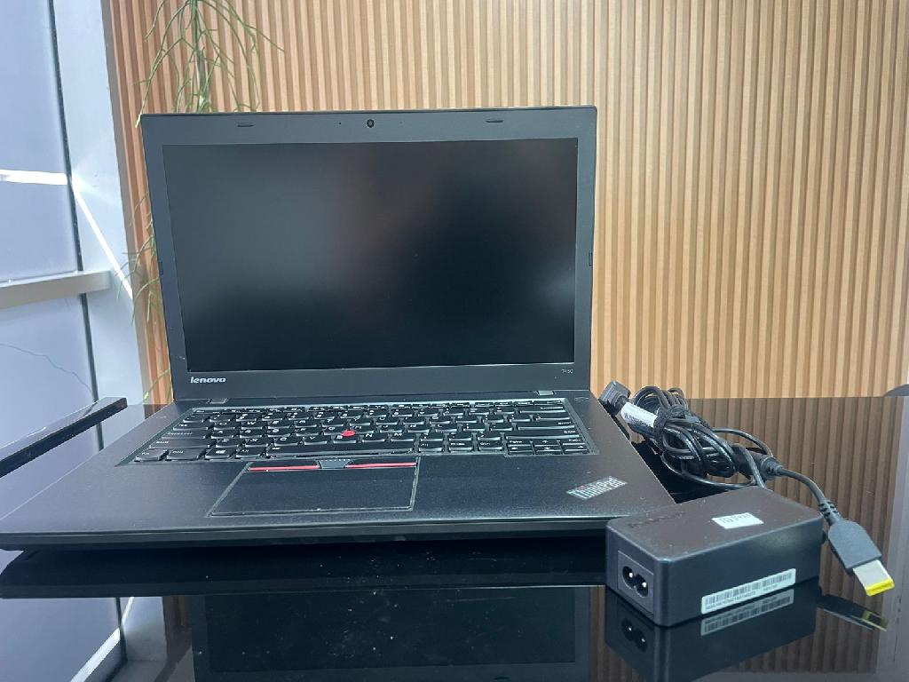 Lenovo ThinkPad T450 14 Core i5-5300U 2.3 GHz 16 GB de Ram 1TB Windows Foto 7215607-1.jpg