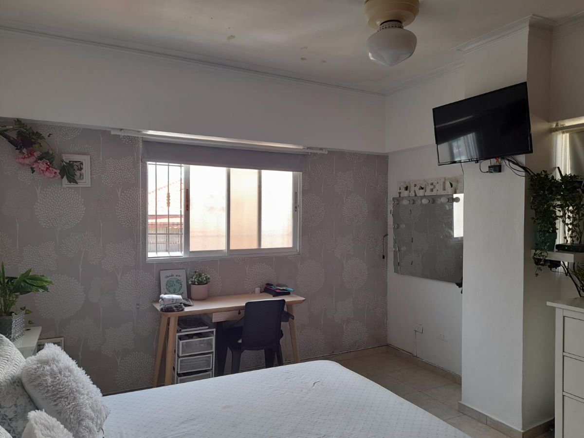 Apartamento Clásico en Evaristo Morales 175 metros Foto 7217849-2.jpg