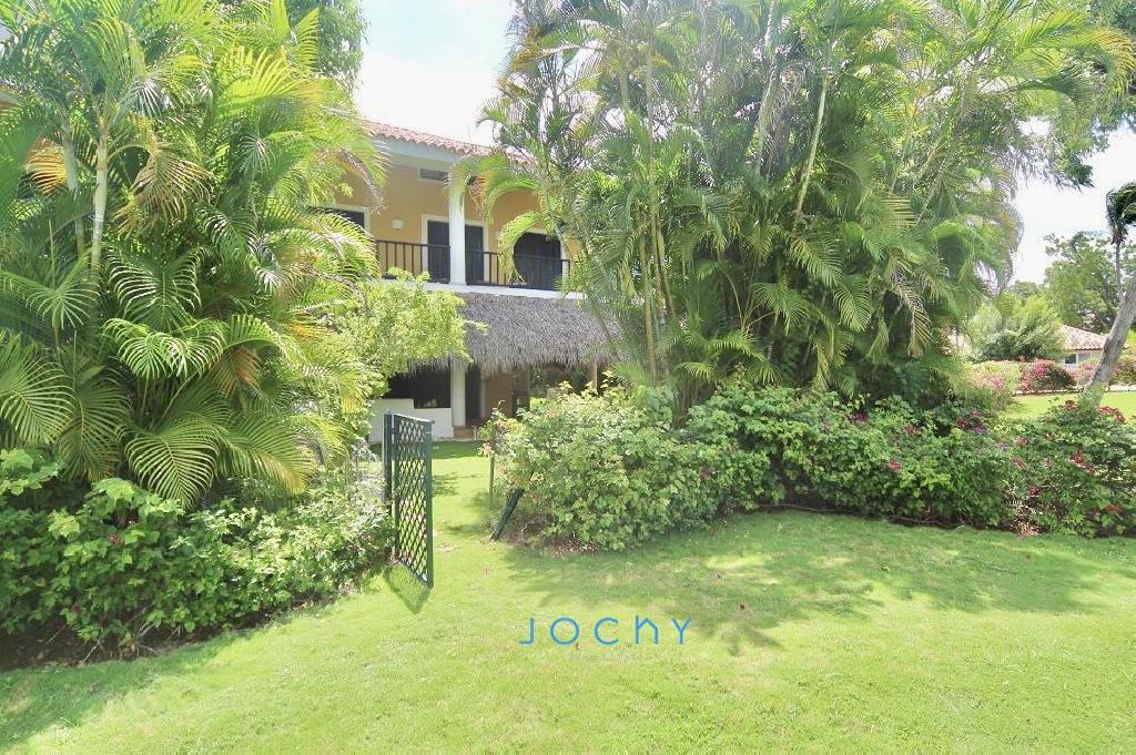 Jochy Real Estate vende en el residencial El Limón townhouse Foto 7227392-9.jpg