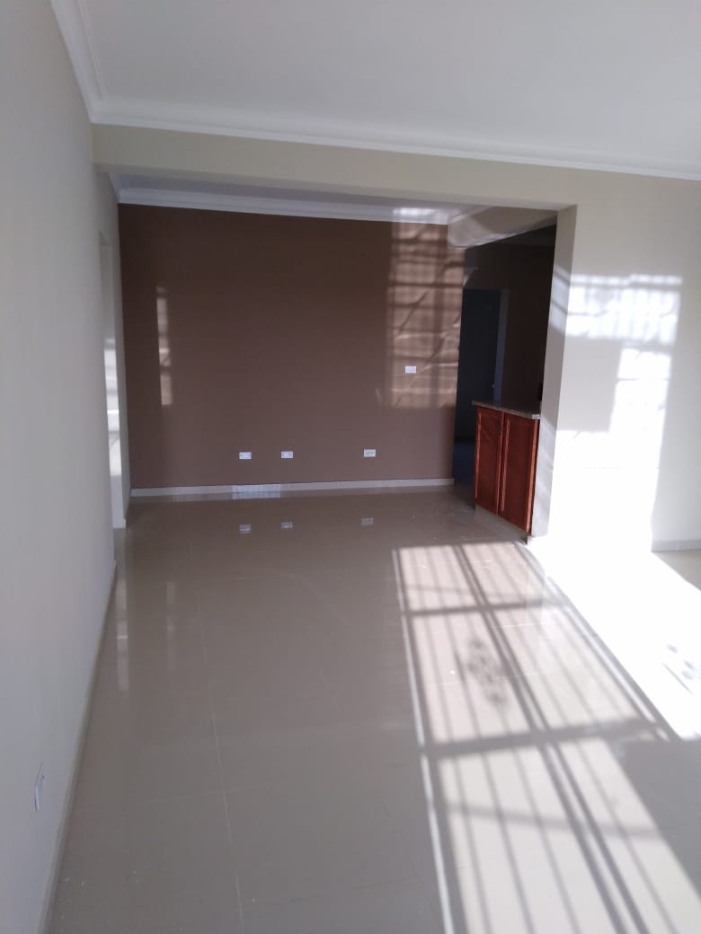 Alquilo Apartamento 3er Nivel con 3 Habs 2 Baños y 2 Parqueos Foto 7227631-4.jpg