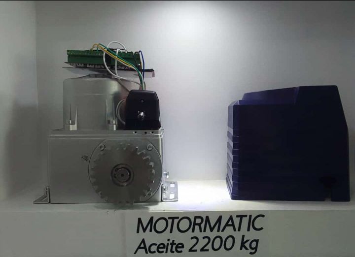 Motor  eléctrico para portón 2200Kg en aceite de uso intensivo Foto 7228044-2.jpg