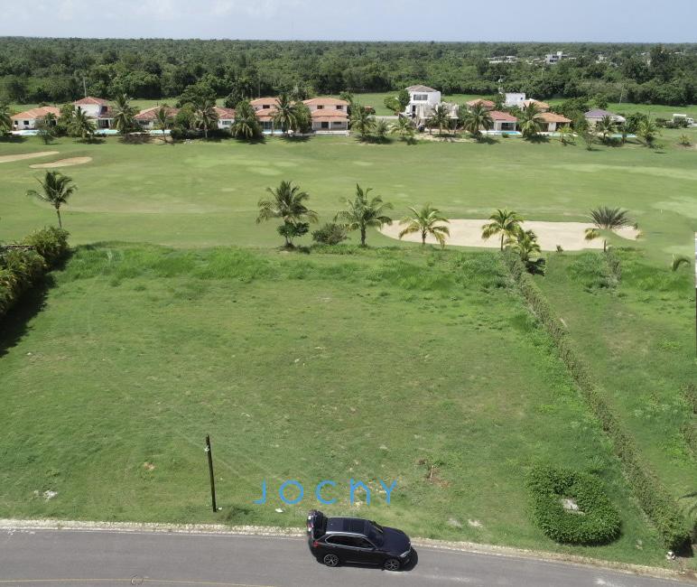 Jochy Real Estate vende terreno en La Estancia Golf Resort La Romana R Foto 7228638-3.jpg