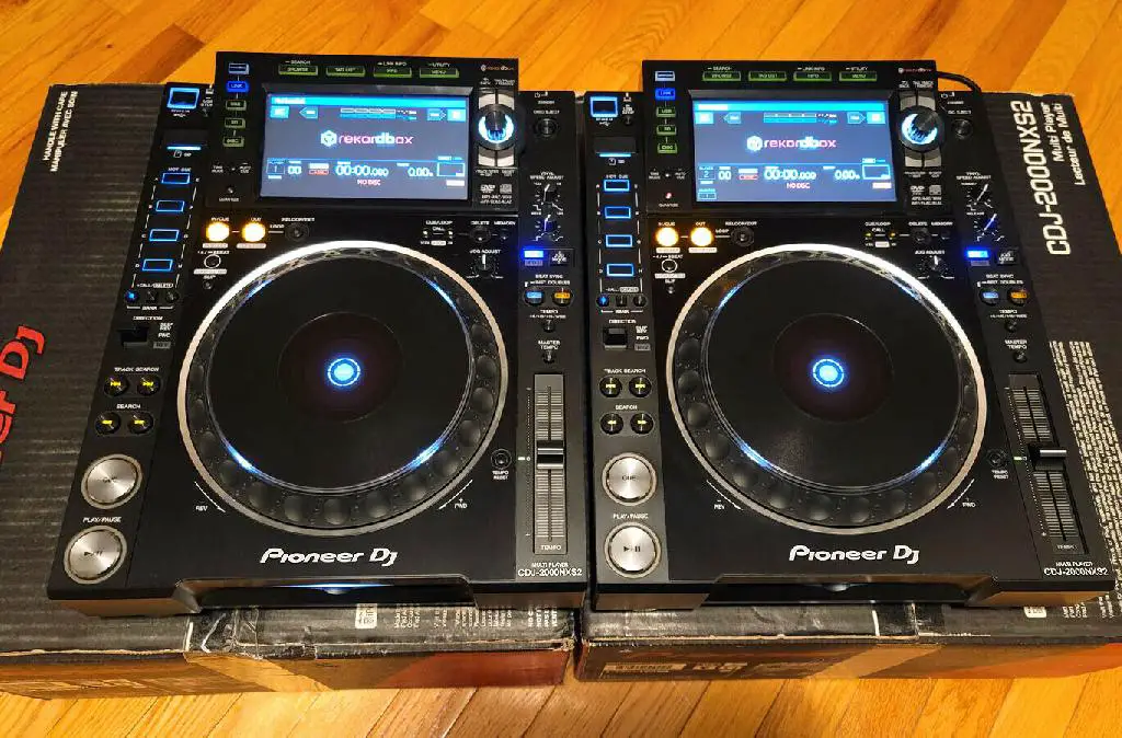 nuevos 2x Pioneer CDJ-2000 Nexus2 y 1x PIONEER DJM-900 Nexus2 Foto 7228760-4.jpg