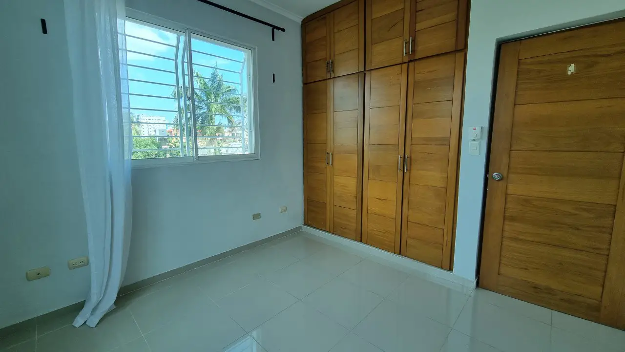 Vendo Apartamento en 3er Nivel en el Ensanche Ozama con 2 Parqueos Foto 7231198-8.jpg
