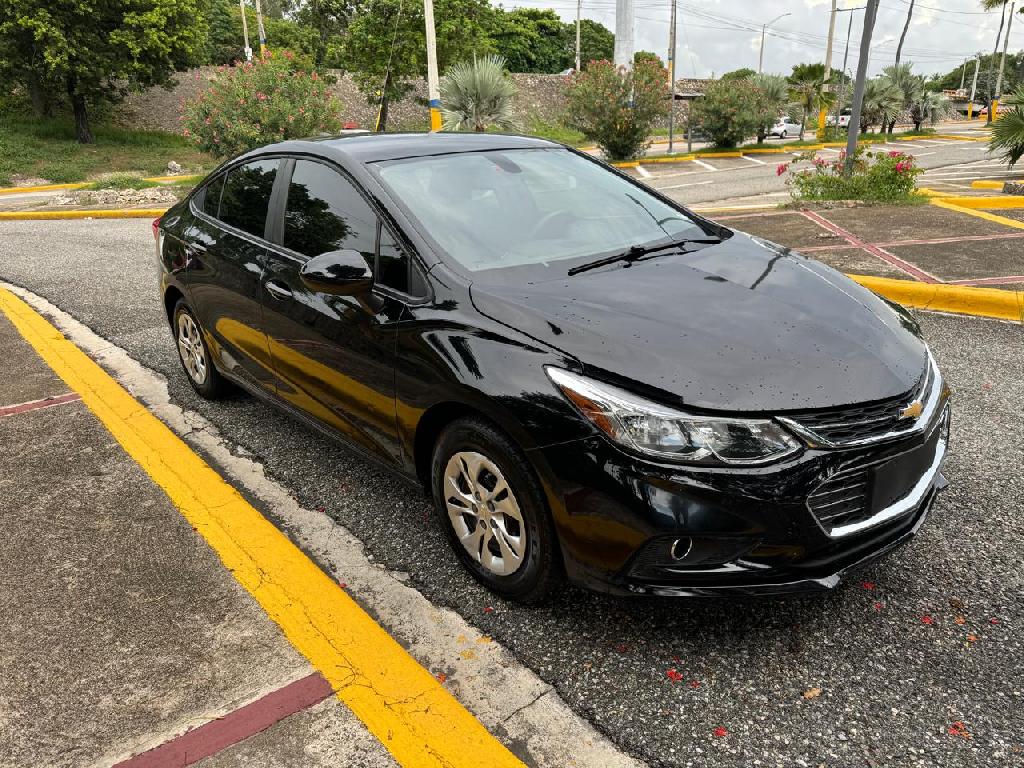 Chevrolet Cruze negro 2019 impecable  Foto 7232075-5.jpg