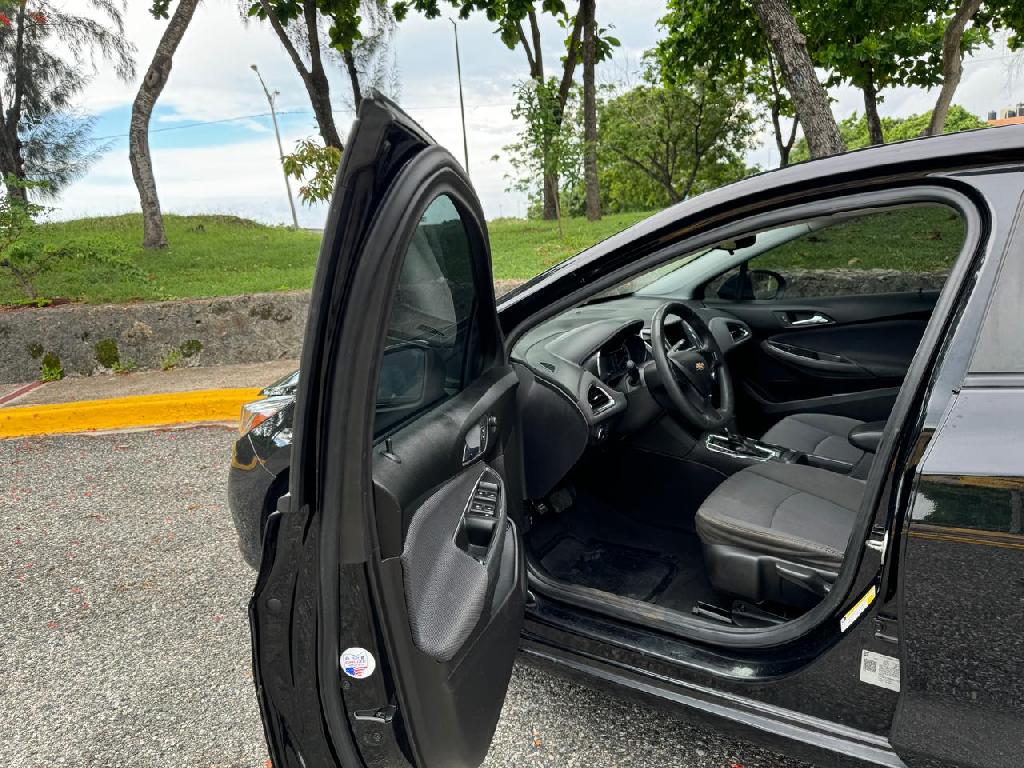 Chevrolet Cruze negro 2019 impecable  Foto 7232075-7.jpg