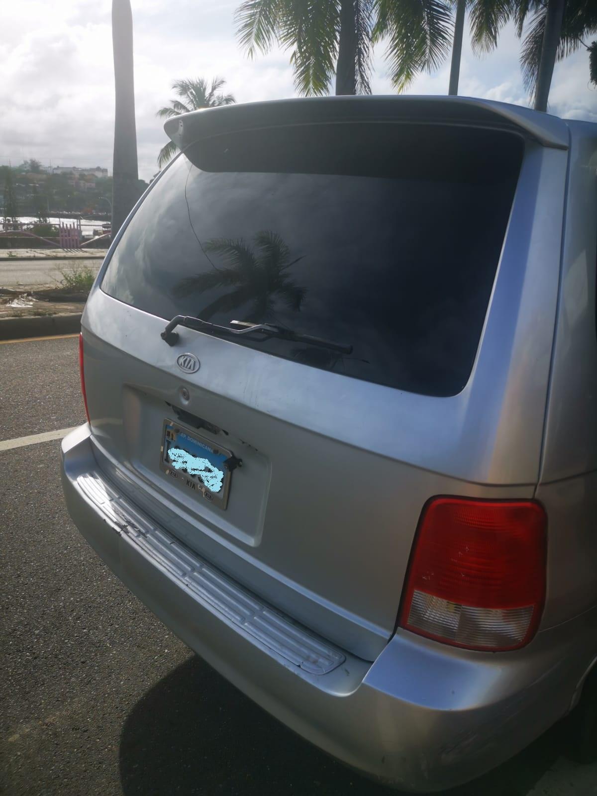 Vendo mi Kia Sedona 2005 de oportunidad Foto 7232683-j4.jpg