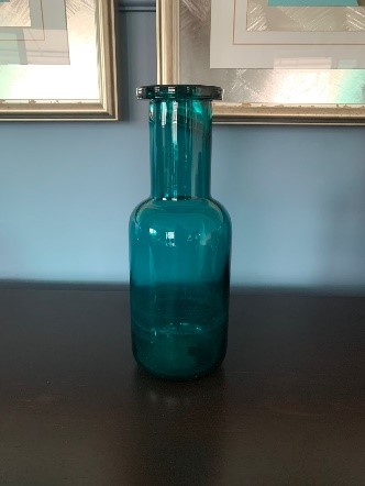 Botella de vidrio pesado color azul Foto 7233453-1.jpg