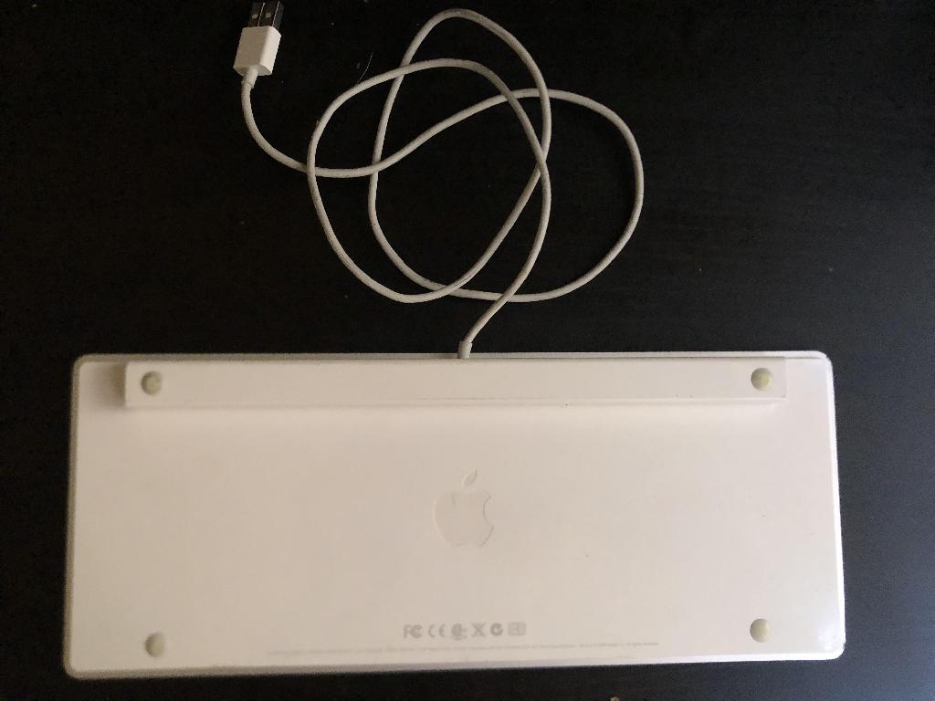 Apple MINI Keyboard Teclado USB con Hub de Doble Puerto Integrado. Foto 7233876-2.jpg