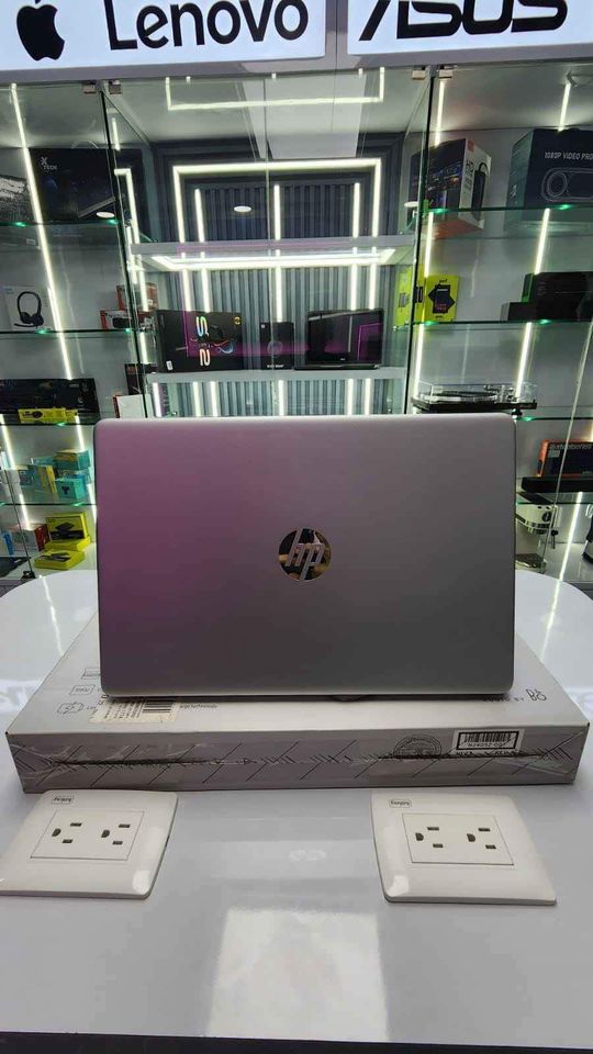 Laptop HP pantalla LED 15.6 pulgadas i5 de 11va generación Foto 7235457-1.jpg