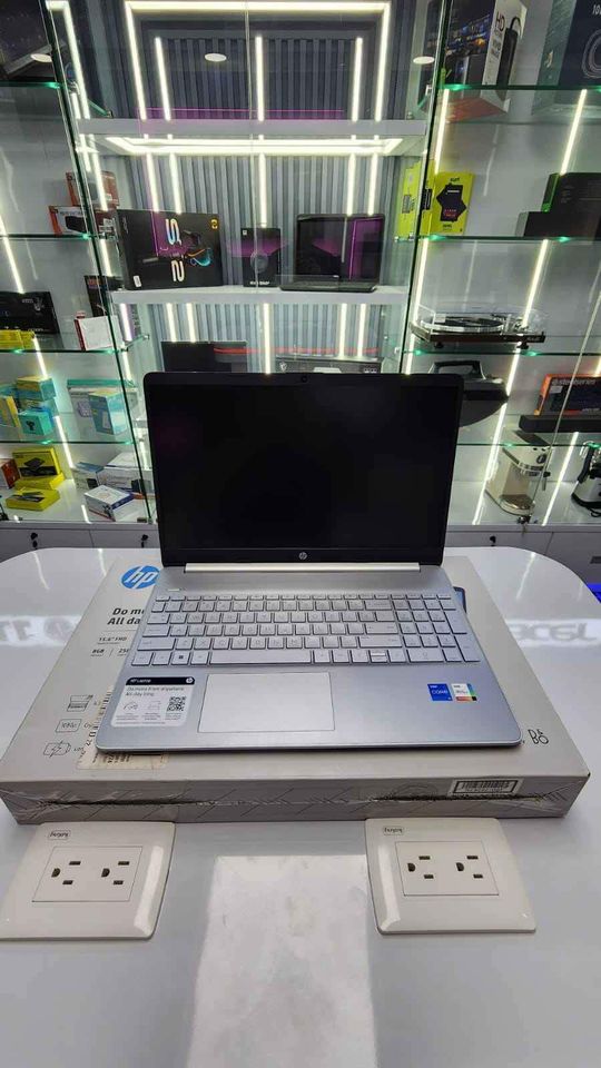 Laptop HP pantalla LED 15.6 pulgadas i5 de 11va generación Foto 7235457-2.jpg
