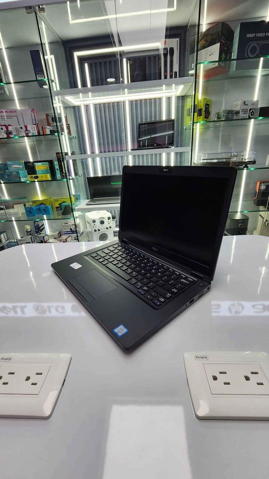Laptop Dell pantalla 14 touch i5 de 6ta generación Foto 7235518-1.jpg