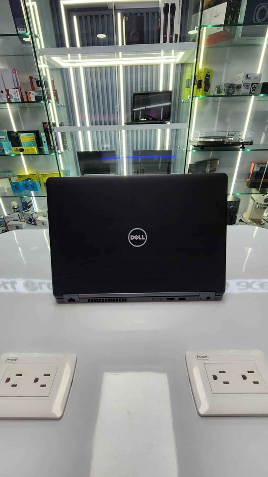 Laptop Dell pantalla 14 touch i5 de 6ta generación Foto 7235518-4.jpg