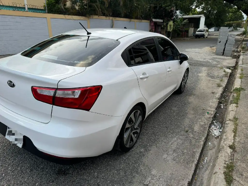 Se vende Kia Rio 2016 XL Full  560000 en San Cristóbal Foto 7239293-10.jpg