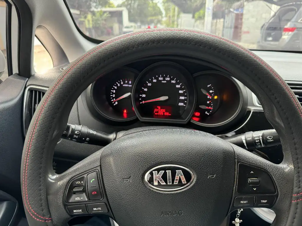 Se vende Kia Rio 2016 XL Full  560000 en San Cristóbal Foto 7239293-7.jpg