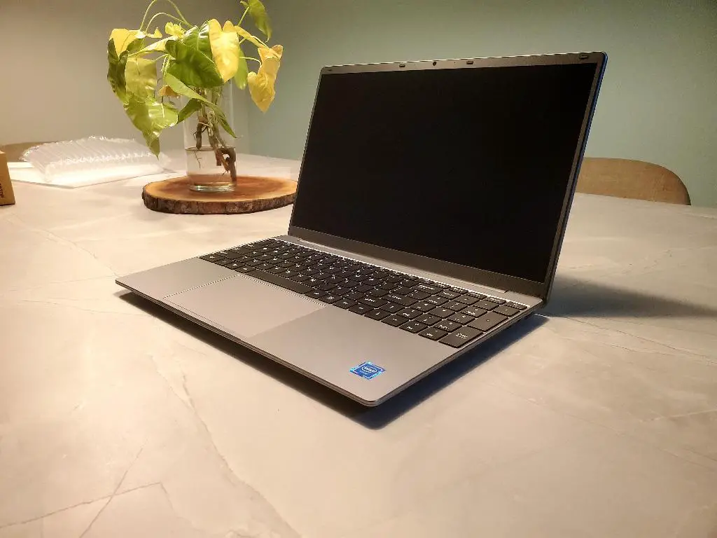 Laptop Foto 7240648-4.jpg