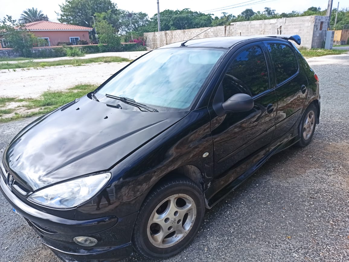 vendo peugeot 205 negociable por viaje  en La Altagracia Foto 7240814-1.jpg