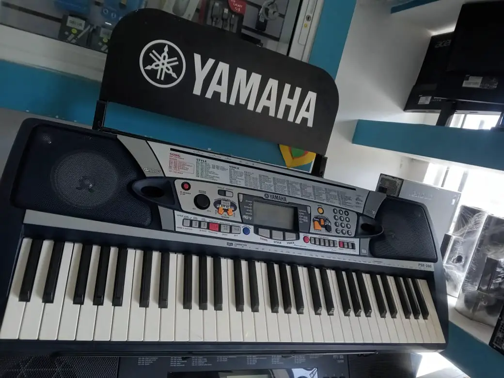 Piano Yamaha Psr-280 -61TECLAS  Foto 7241752-3.jpg