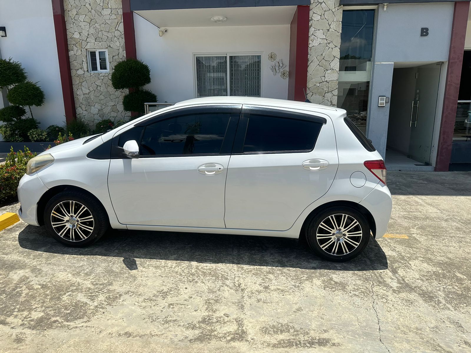 TOYOTA VITZ 2013 en Santo Domingo DN Foto 7244771-3.jpg