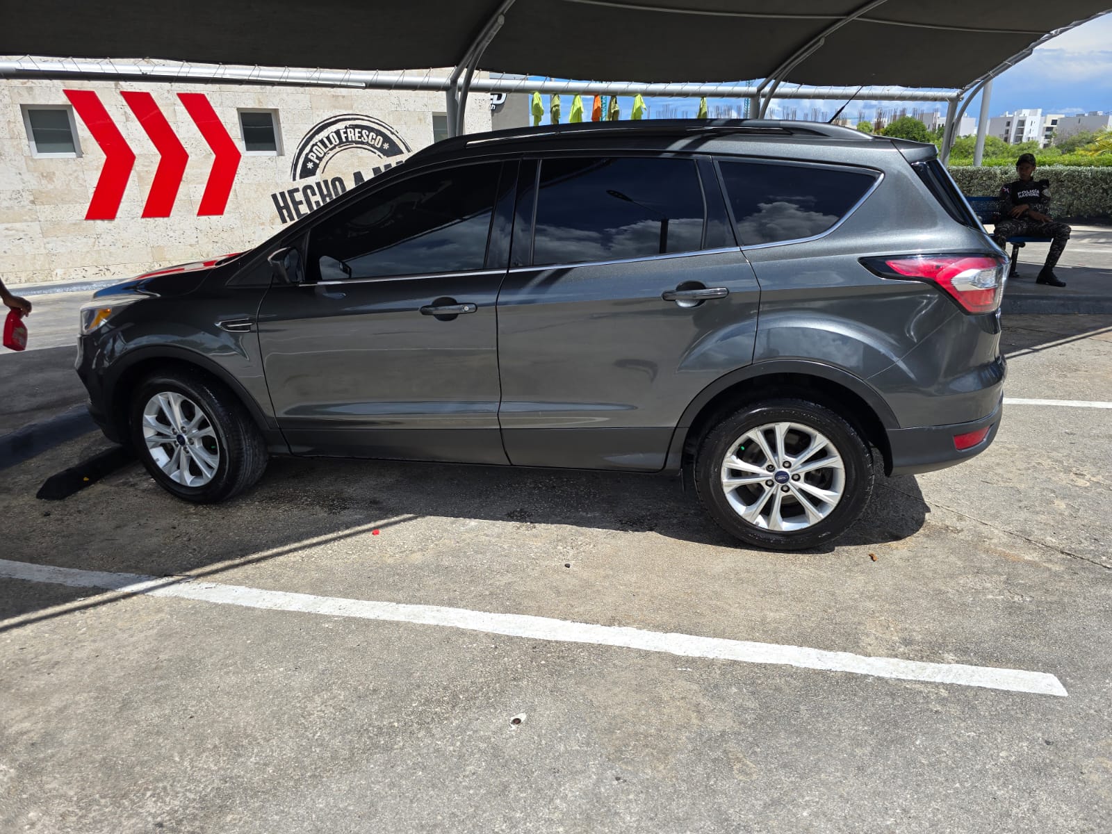 FORD ESCAPE 2018 Foto 7245231-9.jpg