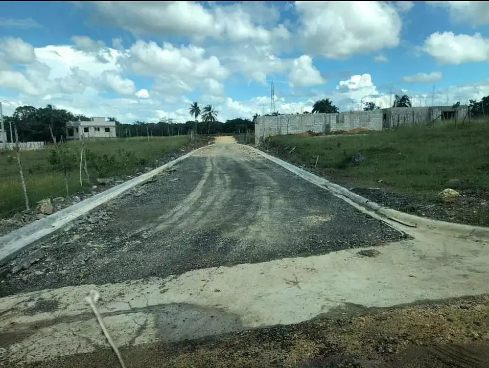 SOLARES CON TODOS LOS SERVICIOS LISTO PARA CONSTRUIR EN VILLA MELLA Foto 7245770-1.jpg