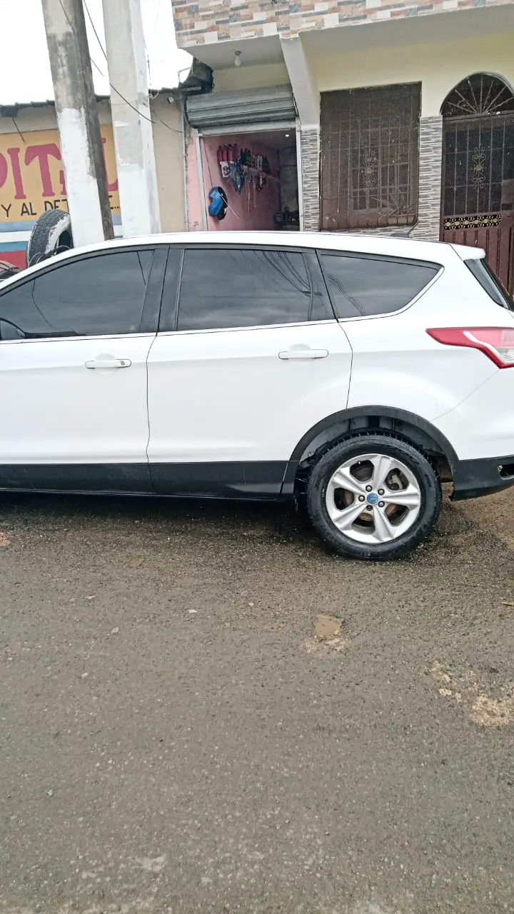 Ford Escape 2014 Foto 7251847-10.jpg