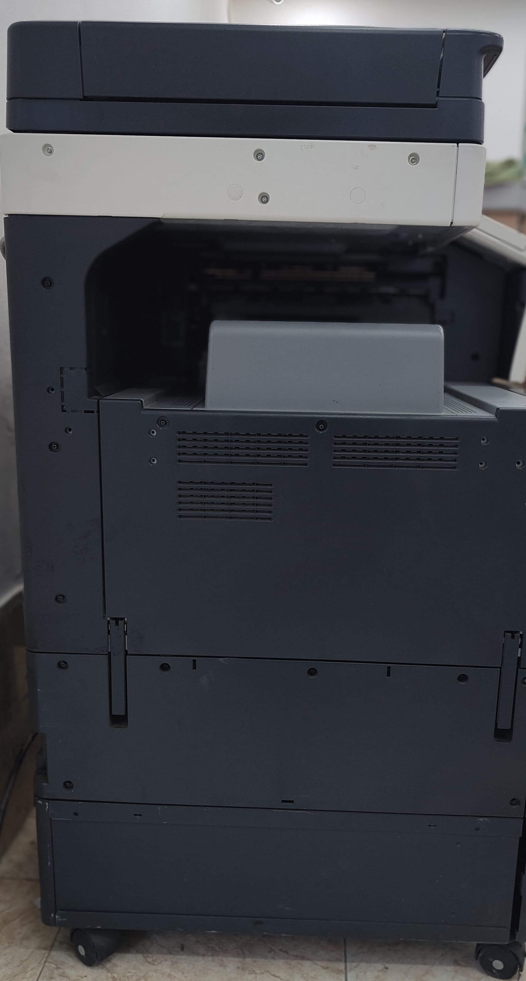 Konica Minolta C224e Contador Bajito como Nueva Foto 7261189-3.jpg