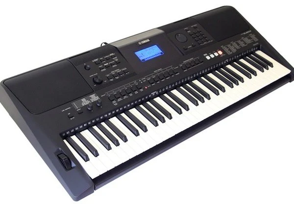 Piano Yamaha PSR E463 /61t Foto 7261786-1.jpg