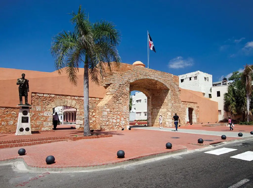 Local Comercial 100 M2 Santo Domingo. Distrito Nacional Foto 7262030-2.jpg