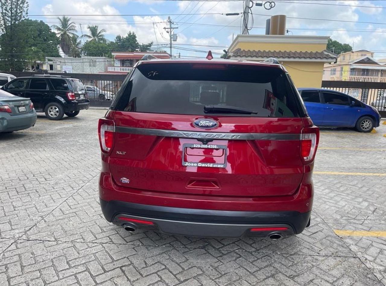 Ford Explorer XLT tres filas techo panorámico año 2018 Foto 7262176-4.jpg