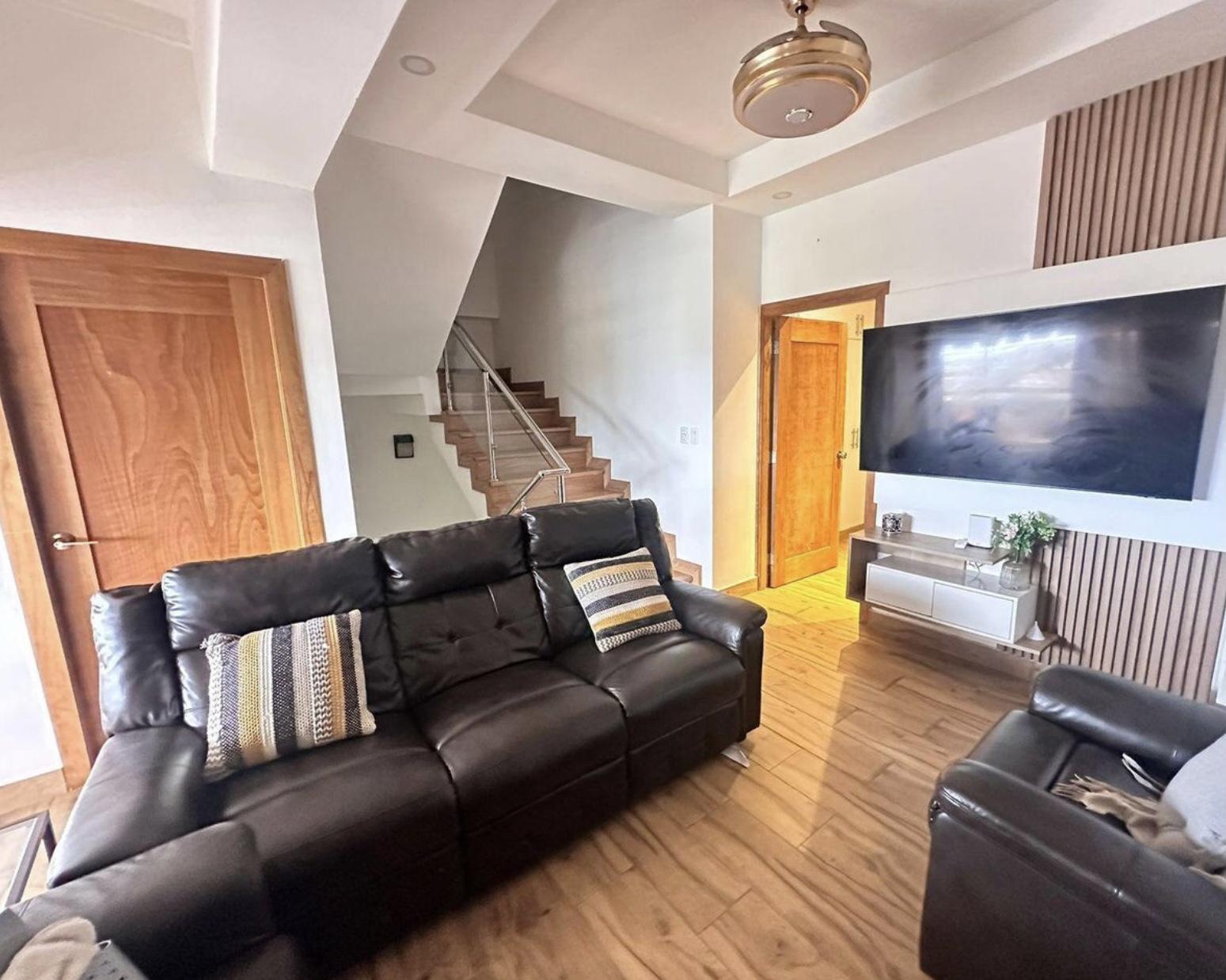 Hermoso Apartamento Amueblado  de Tres Niveles en Prado Oriental Foto 7262394-5.jpg