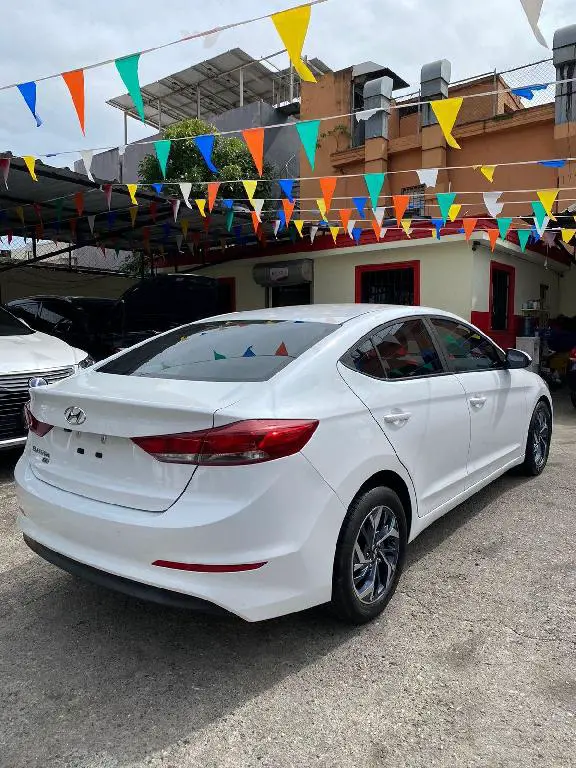 HYUNDAI ELENTRA SE BLANCO 2018 Foto 7262835-2.jpg