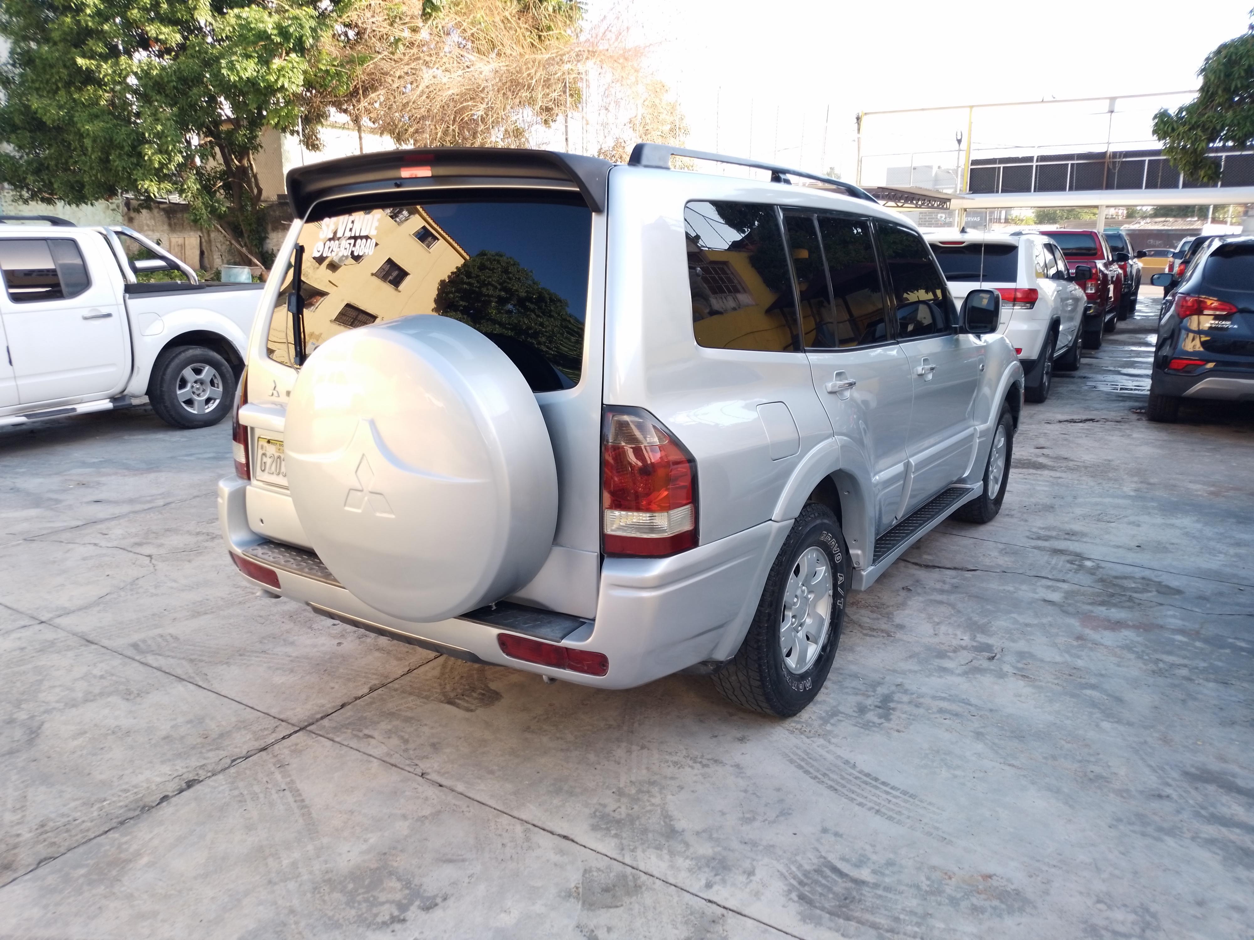 Mitsubishi Montero 2004 Limited 4x4 recibo vehículo Foto 7266326-3.jpg
