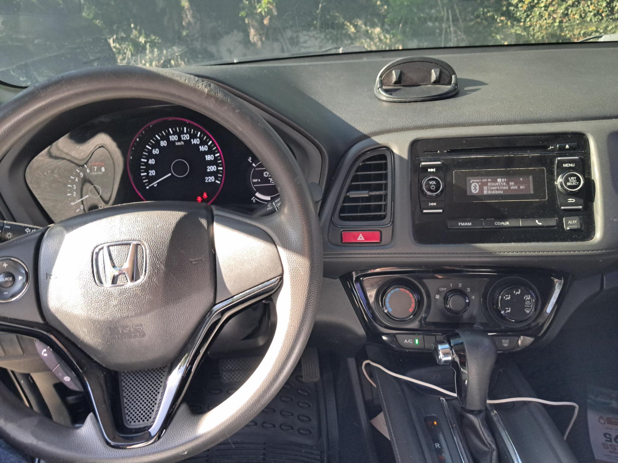 Venta Honda HRV 2016 en RD 979000 Foto 7266748-15.jpg