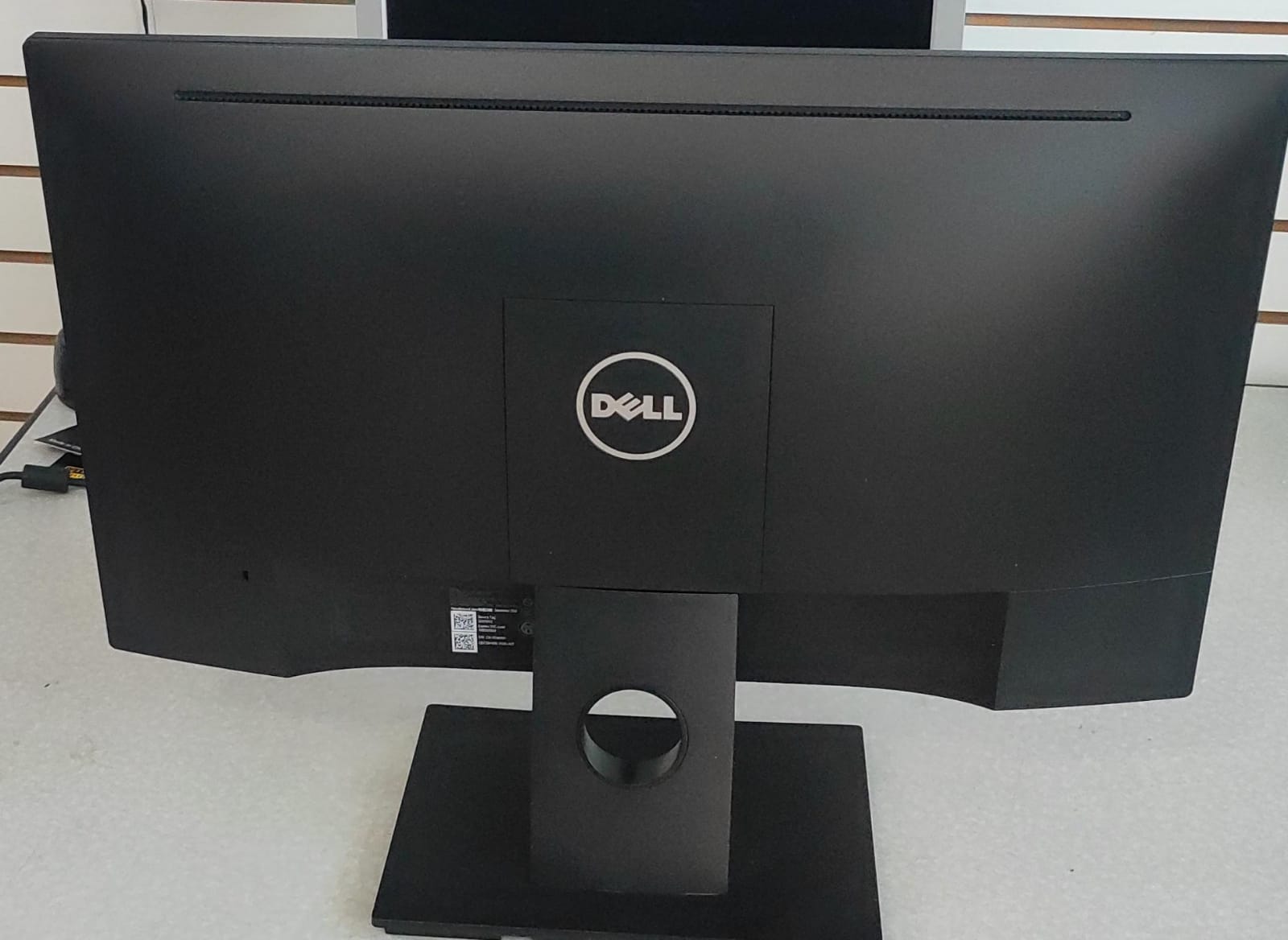 MONITOR DELL LED-24 PULGADAS DISPLAY FULL HD 1080X1920P Foto 7269079-6.jpg