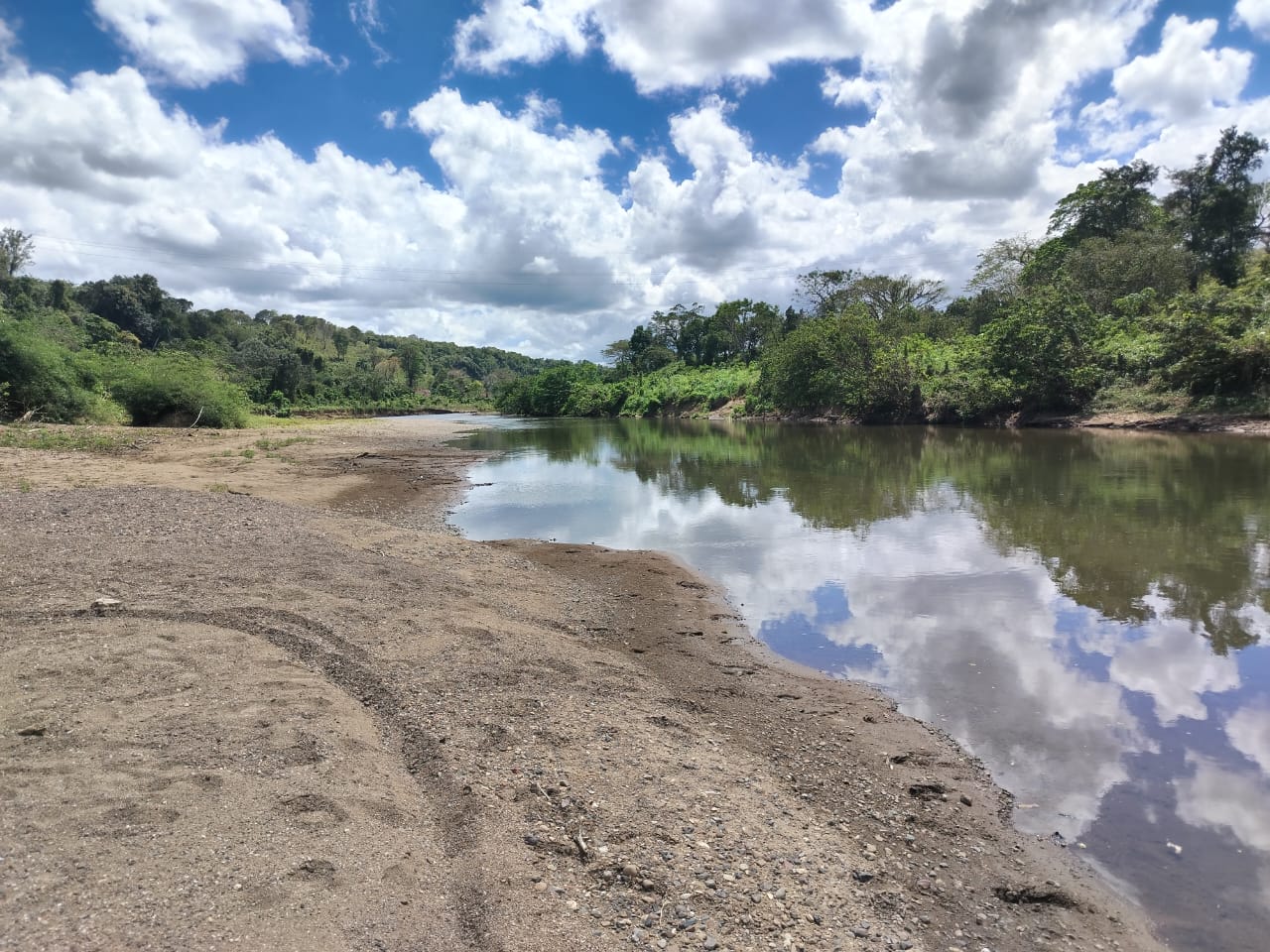 Finca de 320 tareas Eco-turísticas y Agrícolas con río en La Romana Foto 7269594-6.jpg