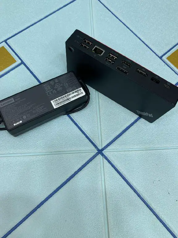 lenovo thinkpad USB-C DOCK GEN 2 Foto 7270060-2.jpg